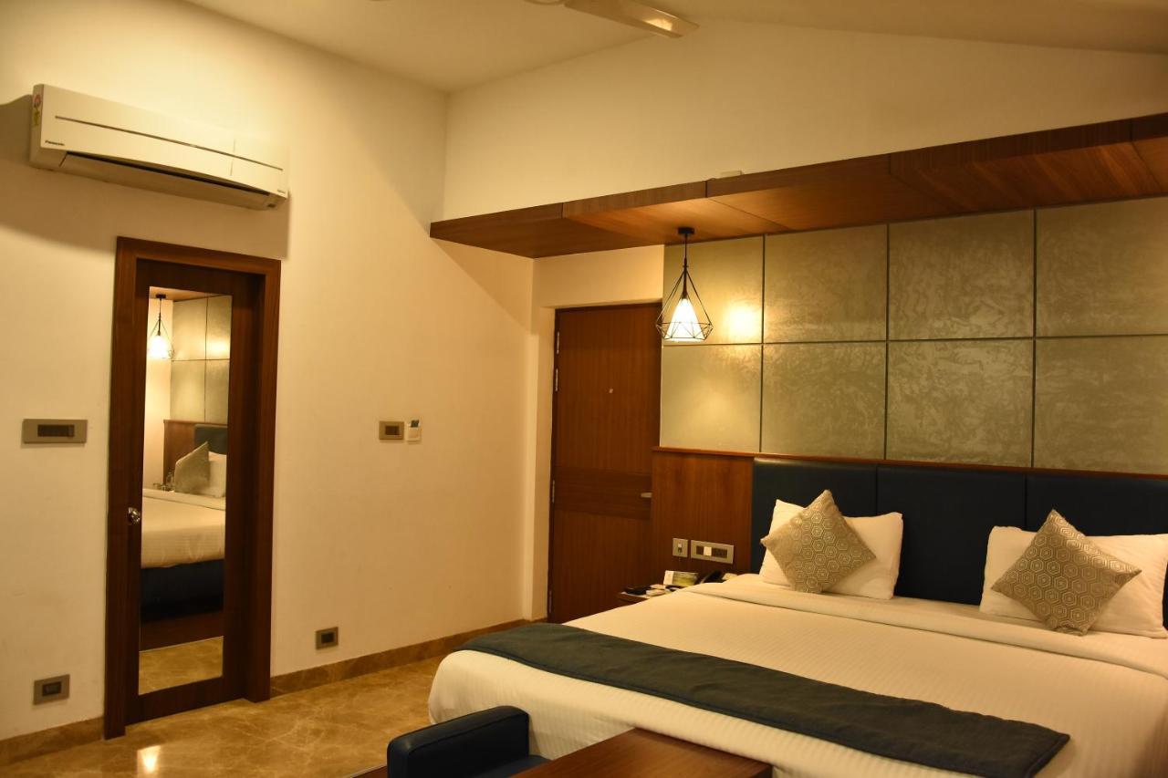 Poppys Vista Hotel Thirumurugan Poondi Exteriör bild
