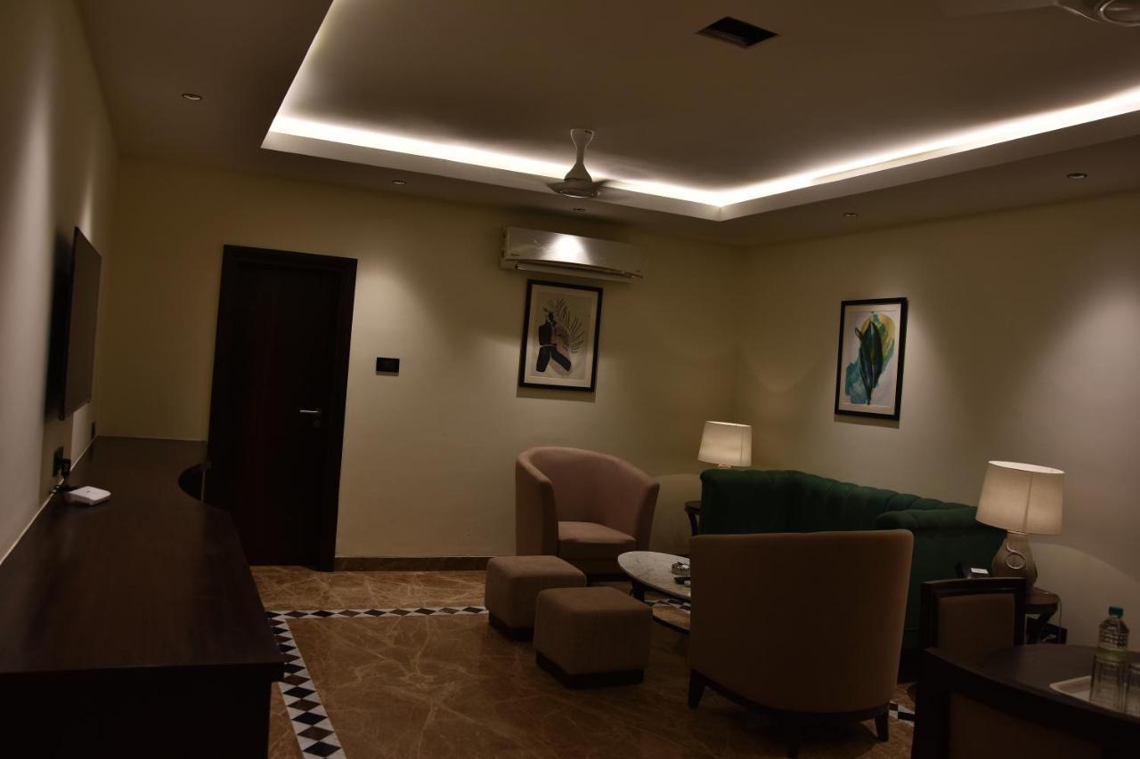 Poppys Vista Hotel Thirumurugan Poondi Exteriör bild
