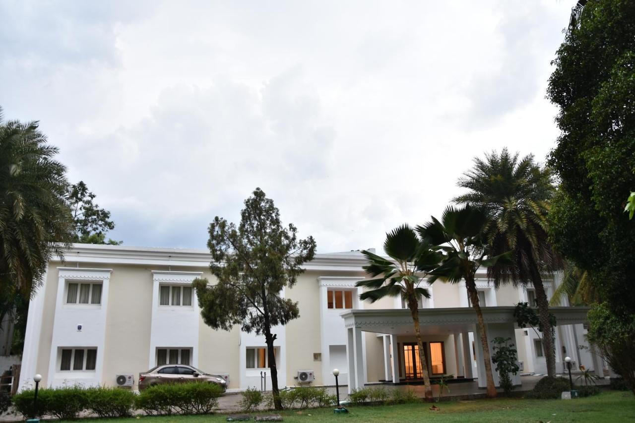 Poppys Vista Hotel Thirumurugan Poondi Exteriör bild