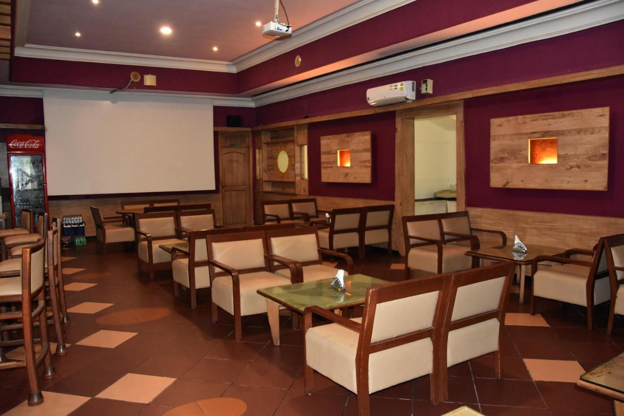 Poppys Vista Hotel Thirumurugan Poondi Exteriör bild