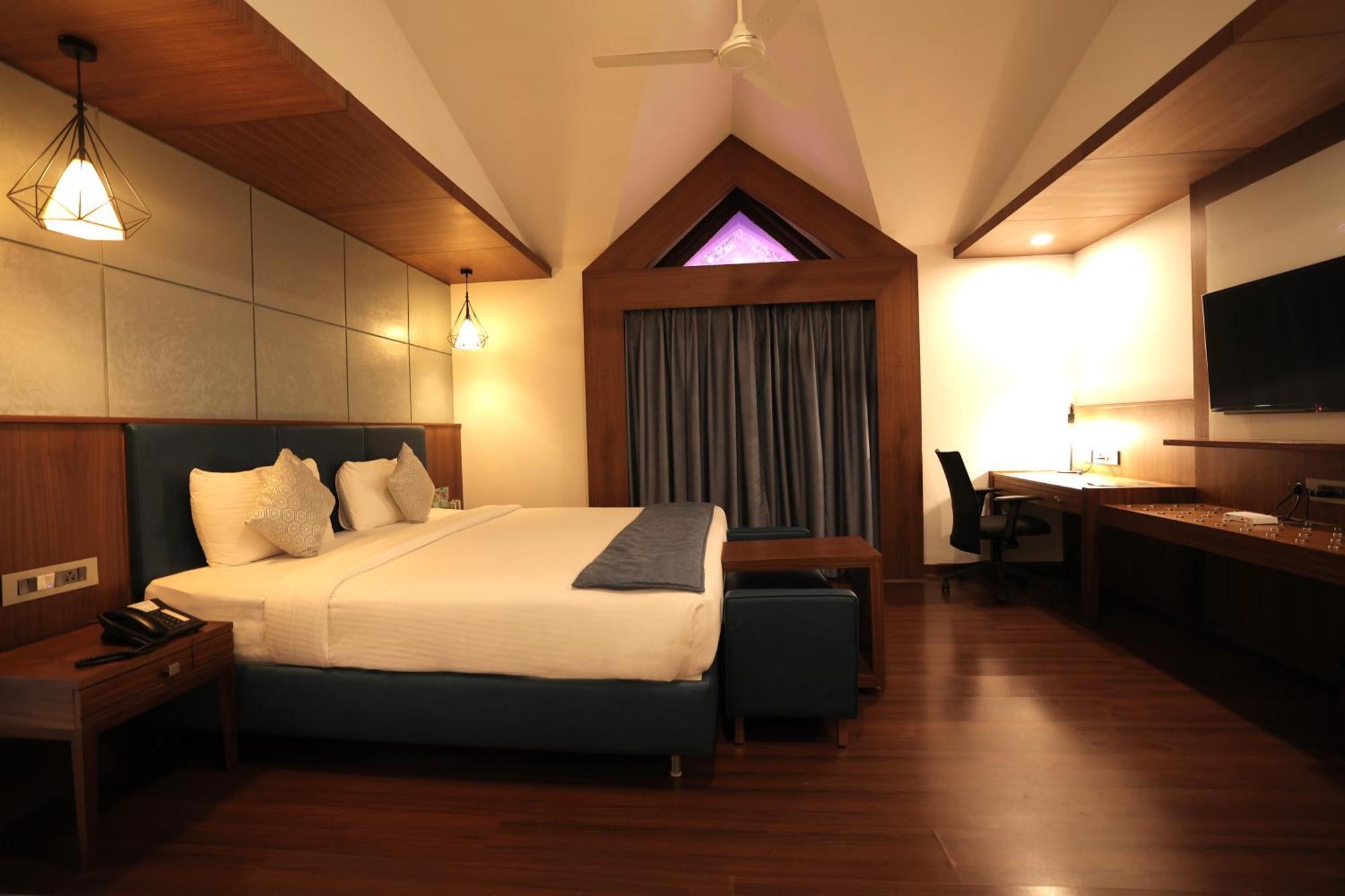 Poppys Vista Hotel Thirumurugan Poondi Exteriör bild