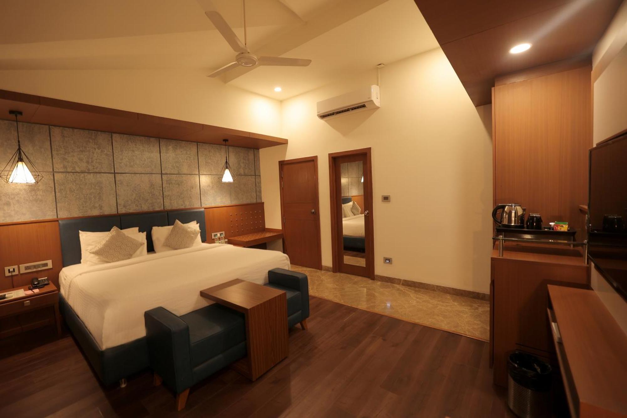 Poppys Vista Hotel Thirumurugan Poondi Exteriör bild