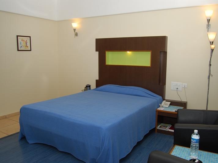 Poppys Vista Hotel Thirumurugan Poondi Exteriör bild